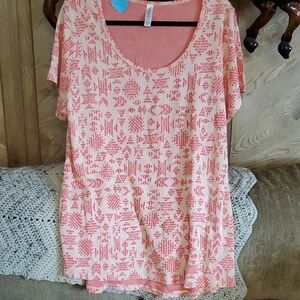 TEE#017 LuLaRoe Classic Tee